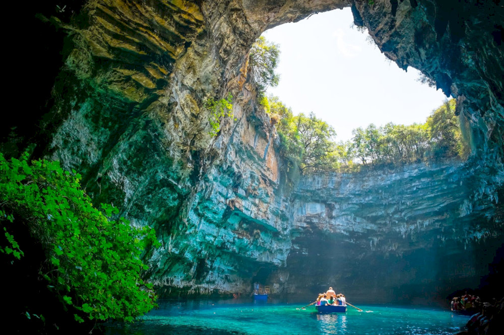 The name “Phong Nha” is rooted in folklore and reflects the unique cultural heritage of the local people through the centuries 